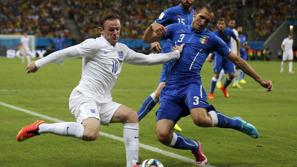 Rooney, aunque dio el pase del gol, no tuvo su día