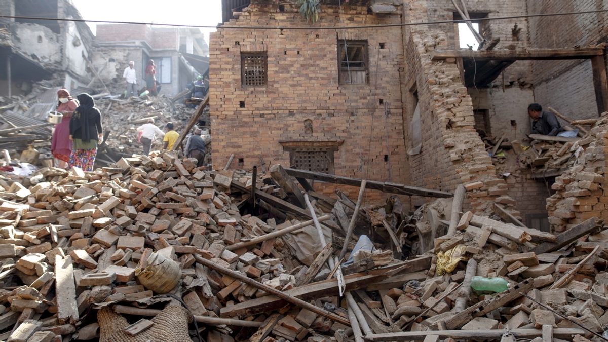 El Gobierno eleva a más de 7.200 los muertos en Nepal por el terremoto
