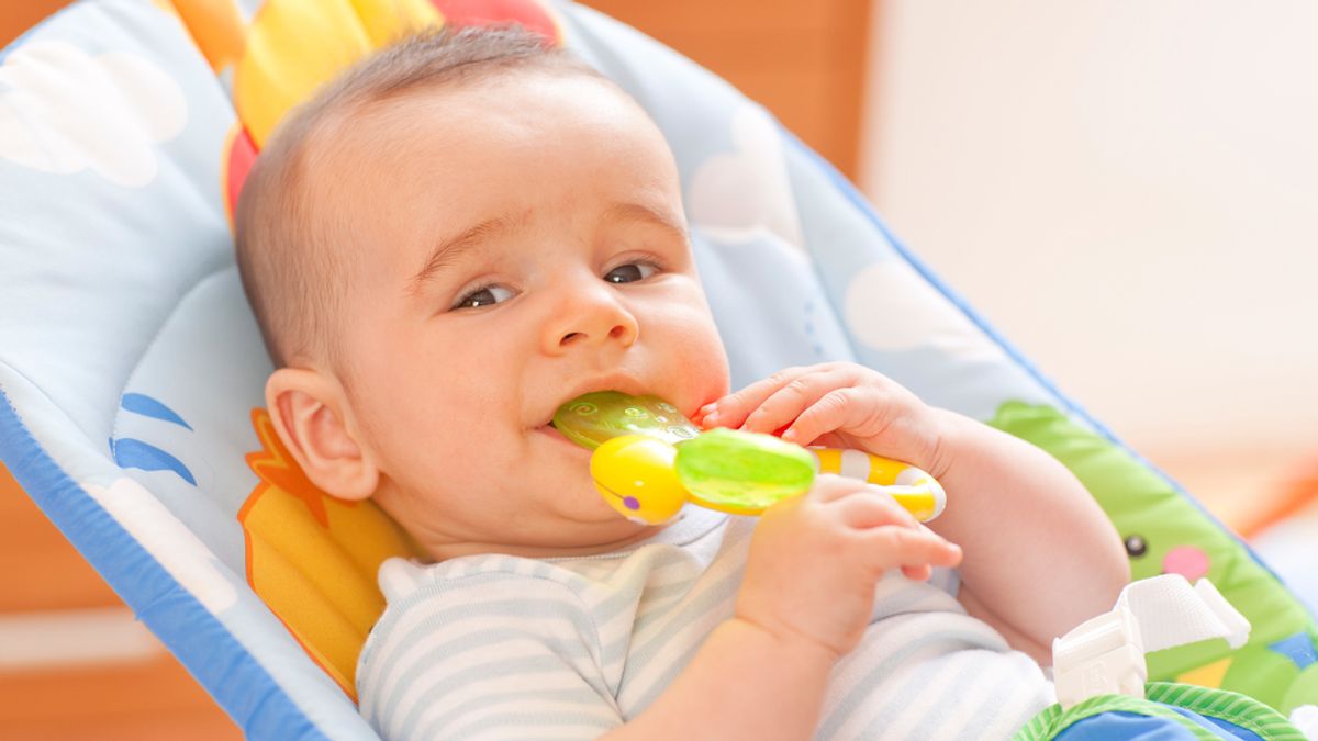 Detectan compuestos nocivos para la salud en mordedores de bebés