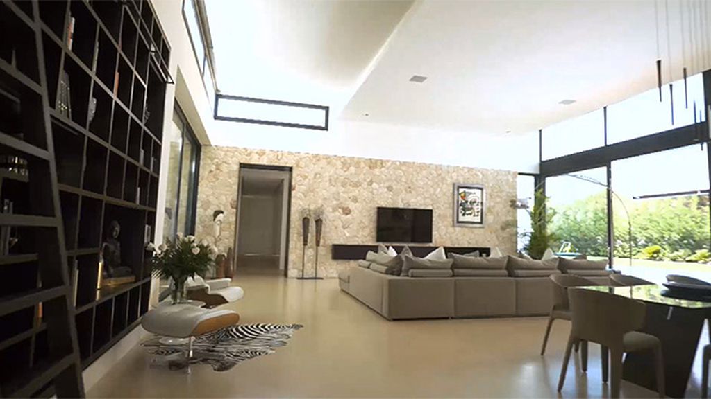 La actriz enseña su hogar a Fabiola