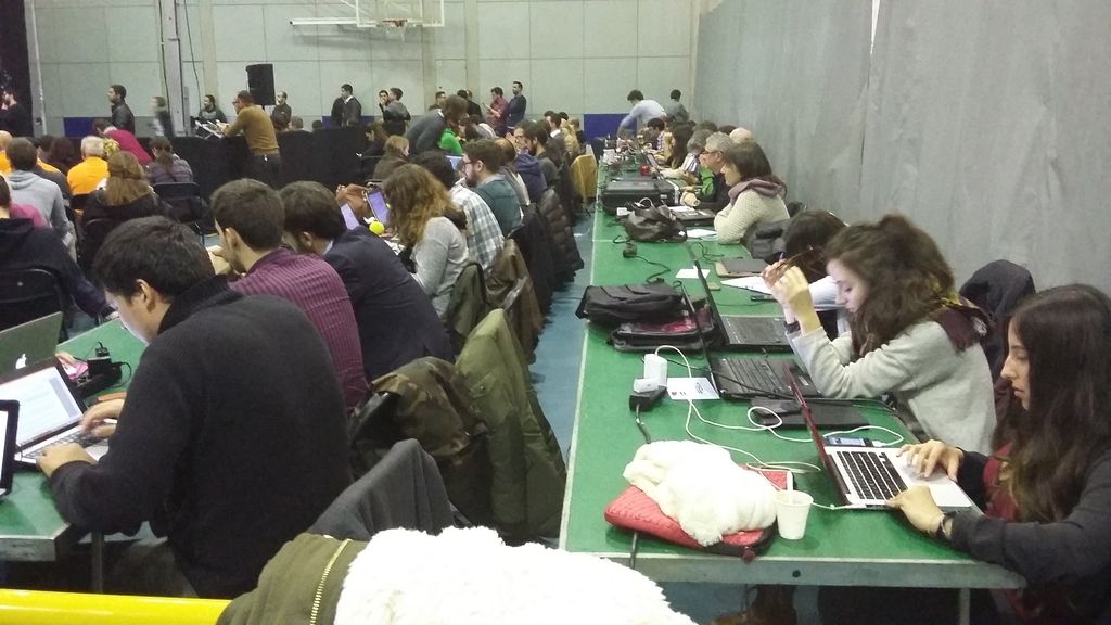 Más de un centenar de periodistas trabajando