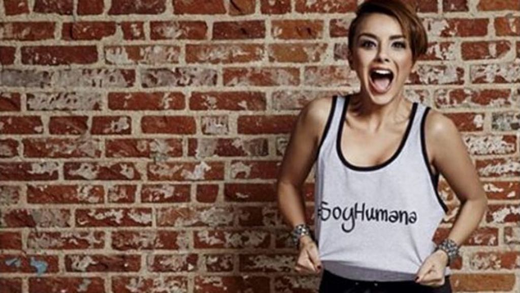 Chenoa diseña para #chenoistas: sus frases top en sudaderas, camisetas ¡y en bragas!