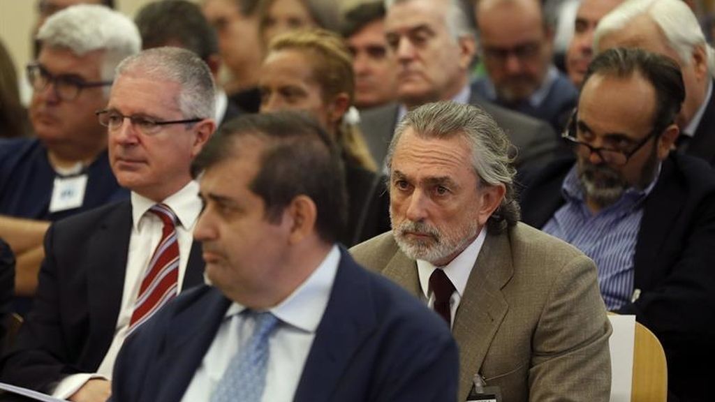 Francisco Correa y Luis Bárcenas, en el banquillo del caso Gürtel