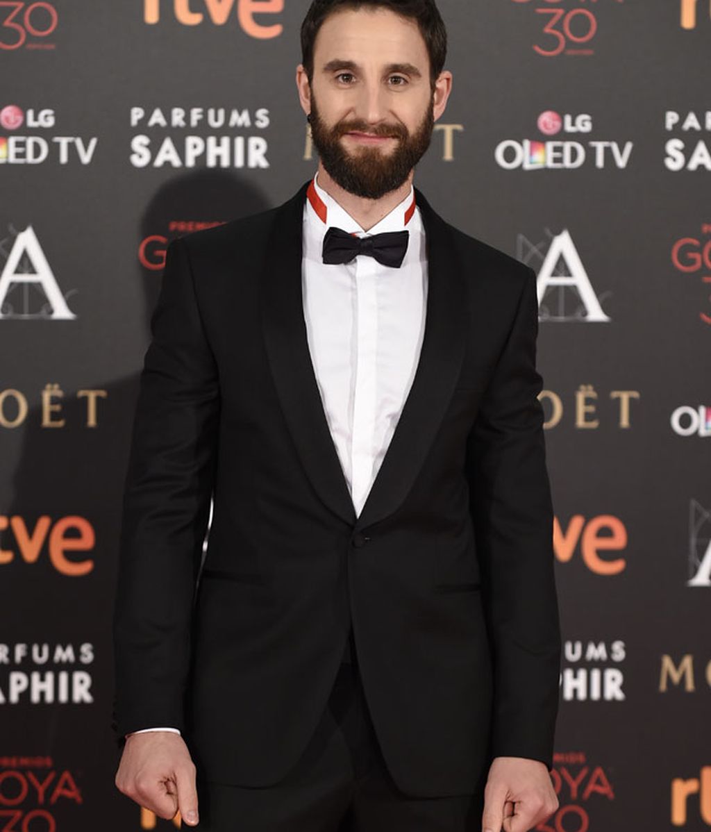 Dani Rovira ha elegido el cordón de la pajarita rojo