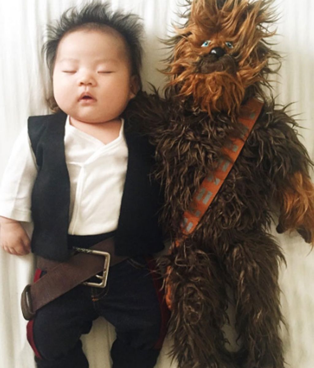 Fotografía a su hija disfrazada de populares personajes