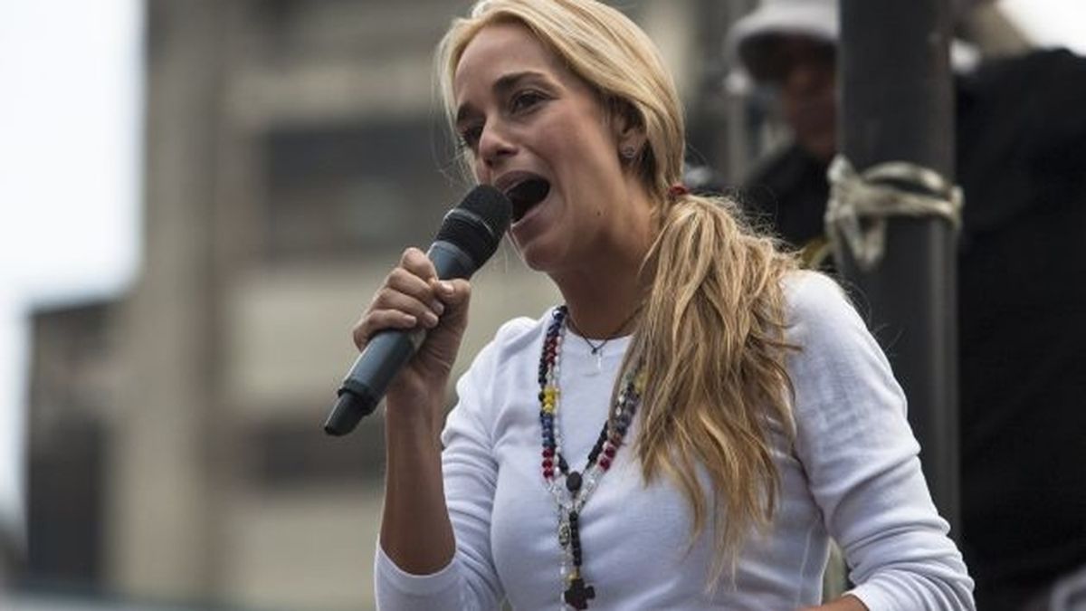 Lilian Tintori manda un mensaje de López: "Estas esposas me las va a quitar el pueblo de Venezuela"