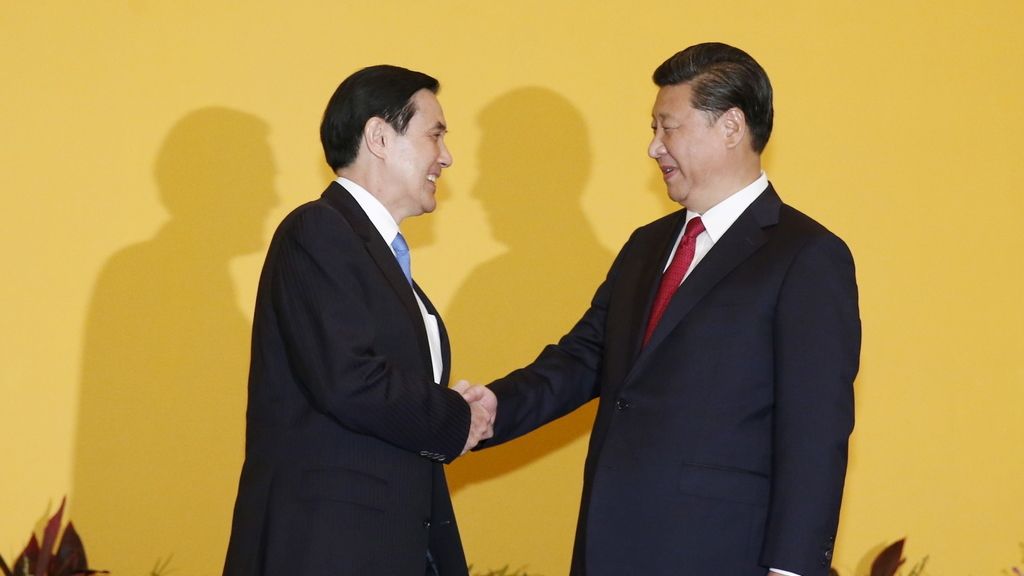 Histórico apretón de manos entre los presidentes de China y Taiwán Histórico apretón de manos entre los presidentes de China y Taiwán