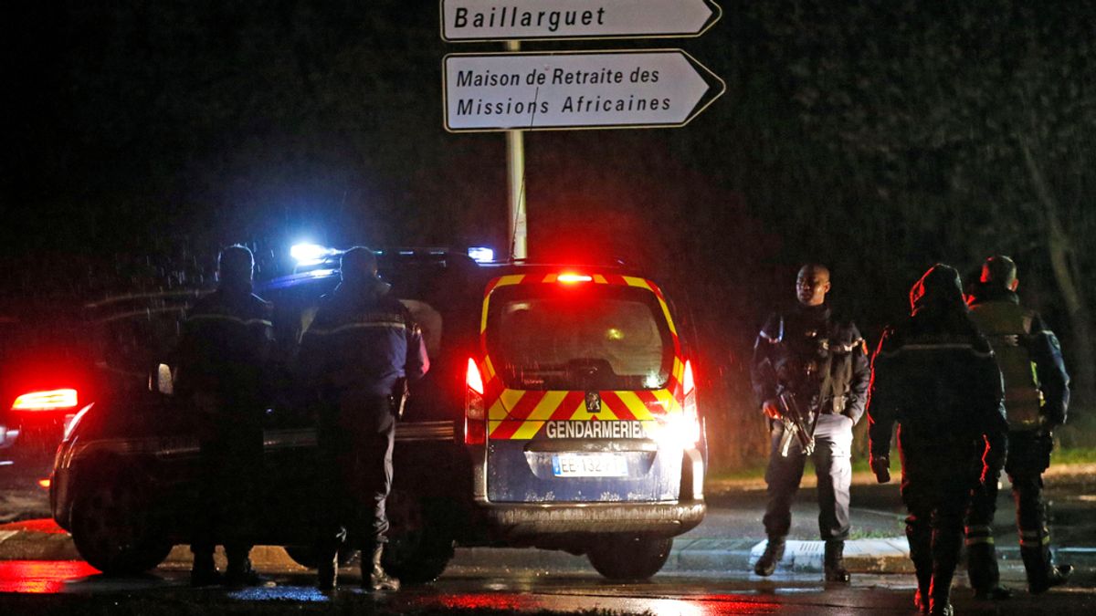 Un hombre mata a una persona en una residencia de monjes en Francia y huye