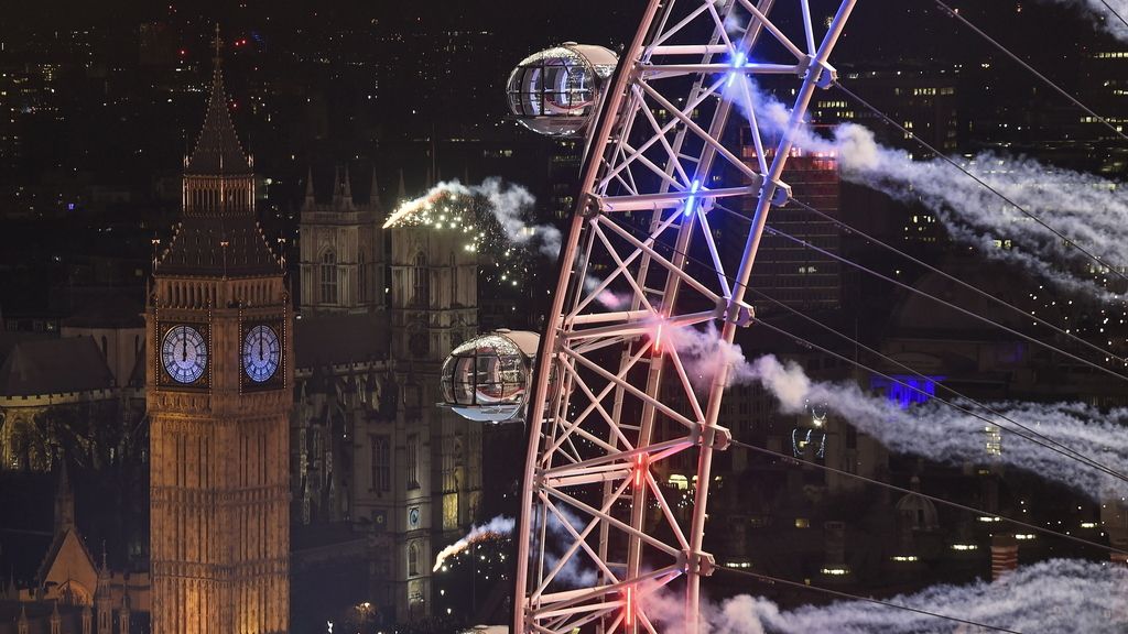 Londres recibe la llegada de 2016 por todo lo alto