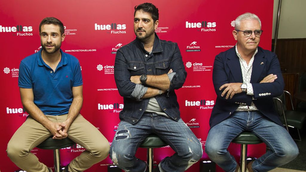 Adrián Vallejo, Antonio Orozco y el director de Fluchos