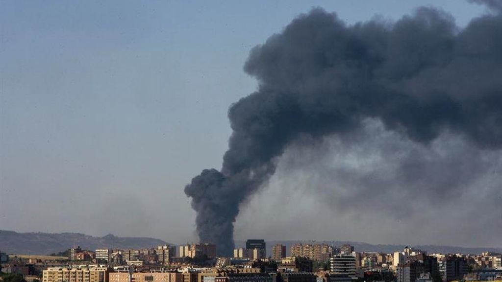 Incendio en una planta de reciclado del polígono industrial de Chiloeches