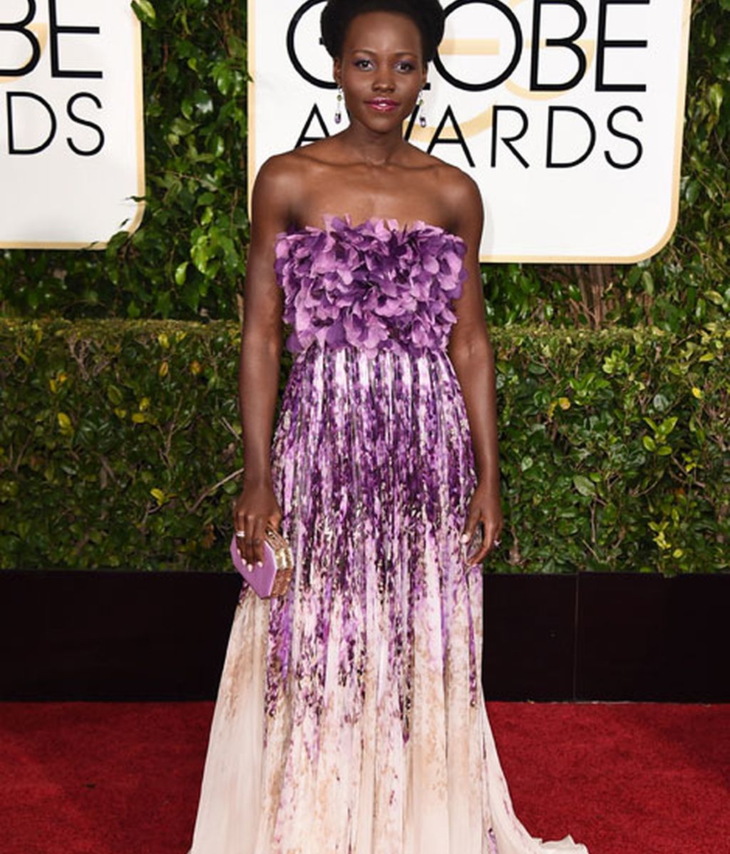 Las actrices arriesgan poco en la alfombra roja de los Globos de Oro