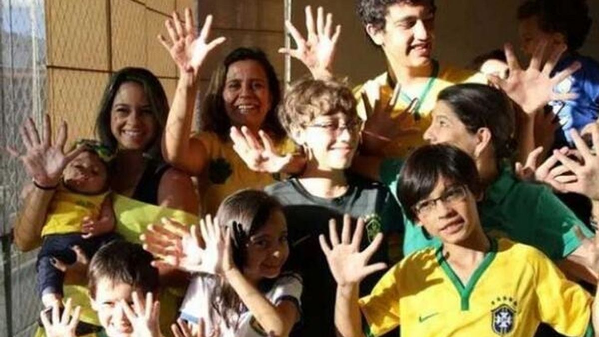 La familia de seis dedos: El talismán para ganar el Mundial
