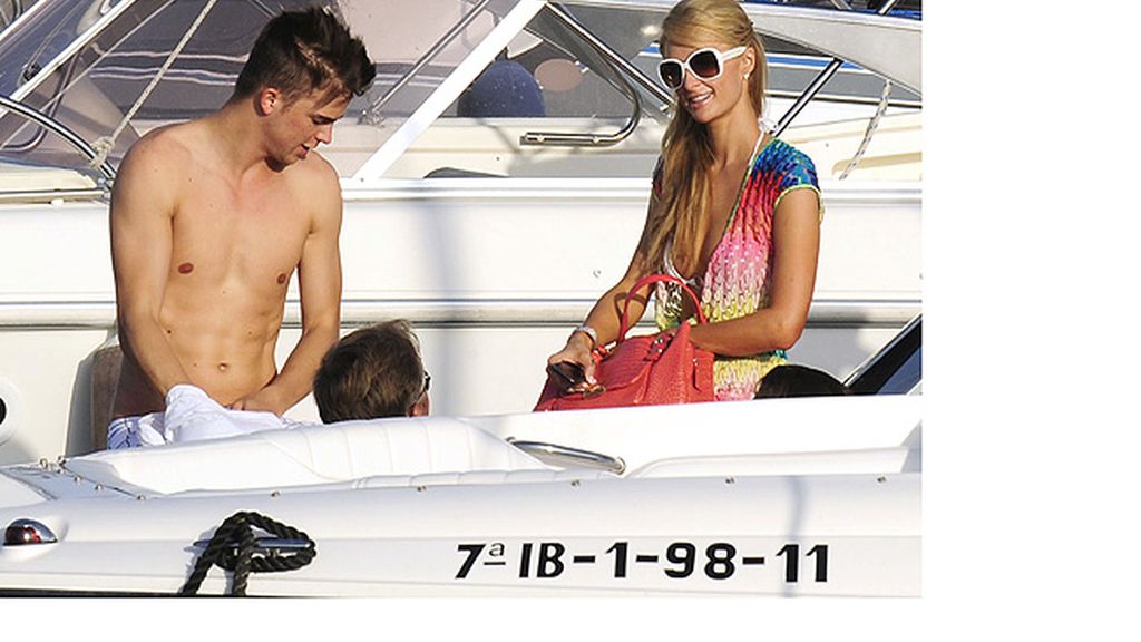 La diva es la anfitriona de fiesta 'Foam&Diamonds'