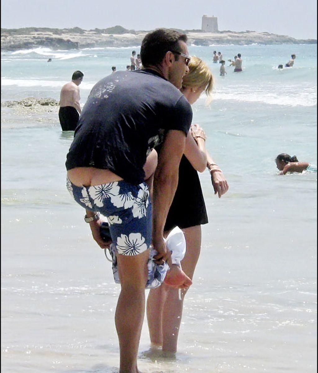 Posaderas patrias que hicieron historia: ¡hola verano, adiós complejos!