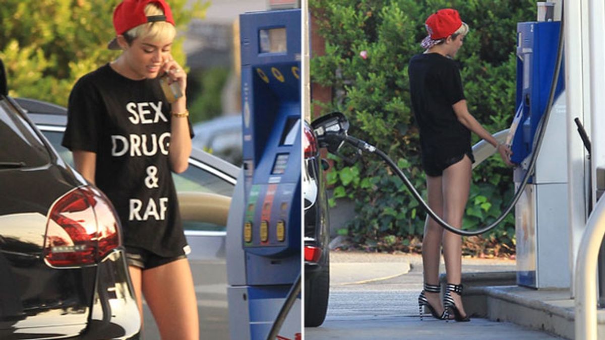 Miley Cyrus luce piernas en la gasolinera