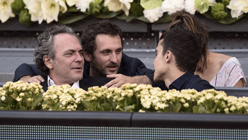 Reunión de actores: González, Coronado y Arévalo