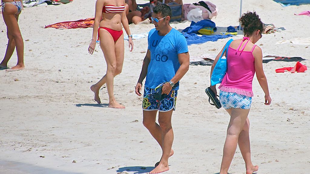 Jesús Vázquez y su marido Roberto celebran sus 12 años de amor en Ibiza