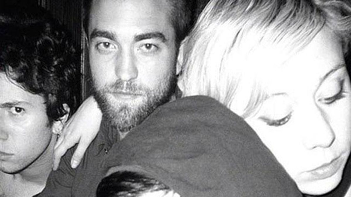 La misteriosa rubia de Robert Pattinson