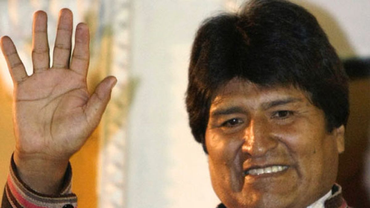 Evo Morales sube los salarios a cuatro colectivos para compensar el incremento del precio de la gasolina
