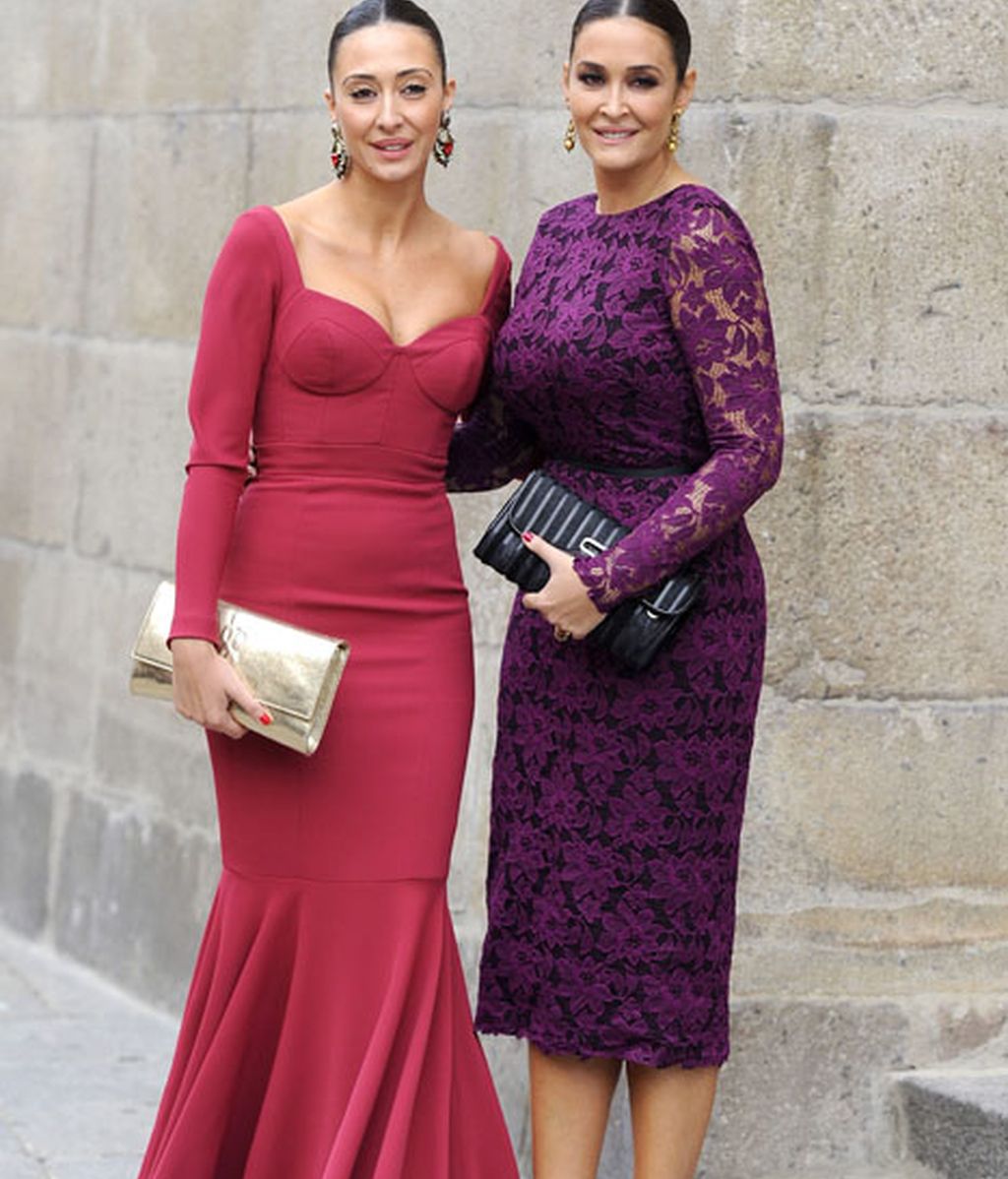 Vicky Martín Berrocal, que diseñó el vestido de la novia, y su hermana Rocío