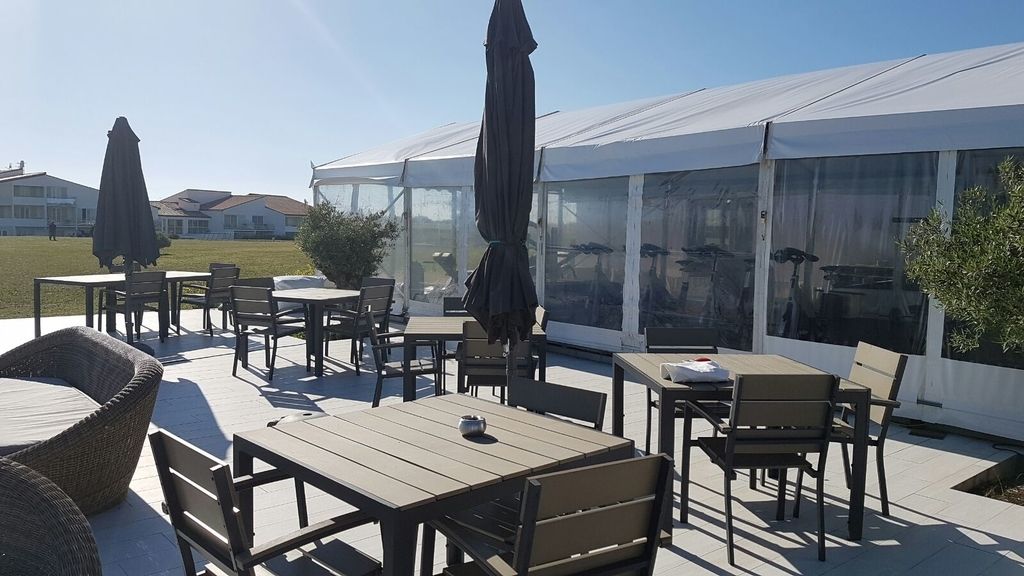 Mucho relax, muchos caracoles y algunas cervezas (españolas, eso sí)