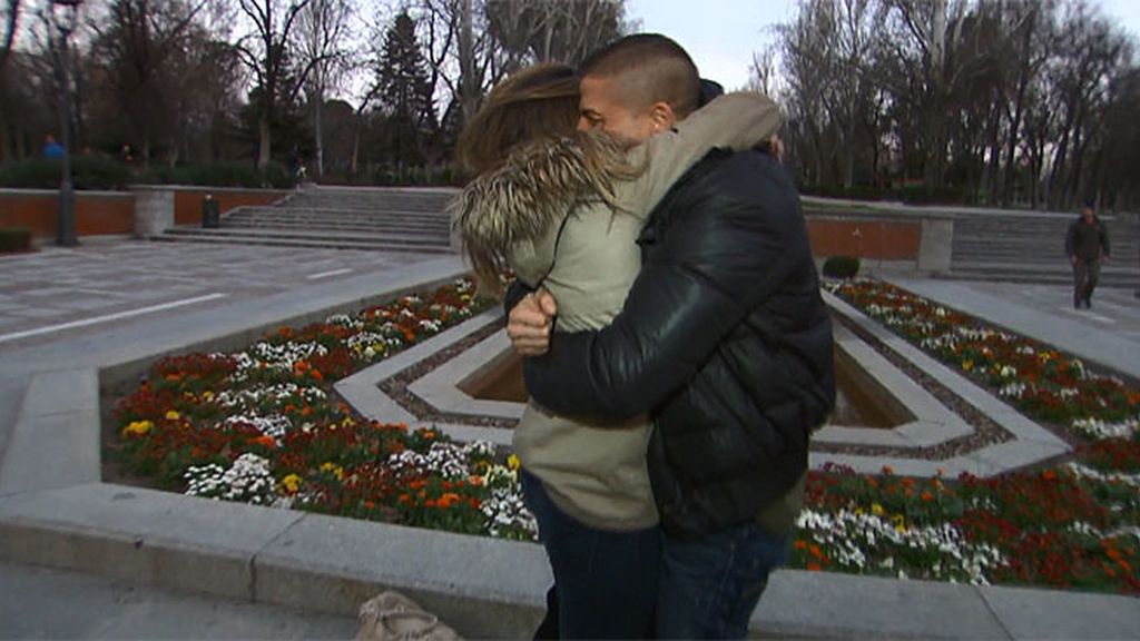 Selfies, abrazos y besos por Madrid