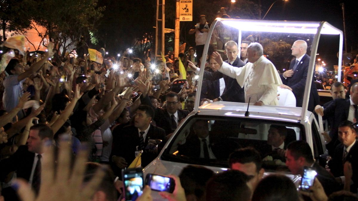 El Papa pone fin a su gira en Sudamérica con actos masivos en Paraguay