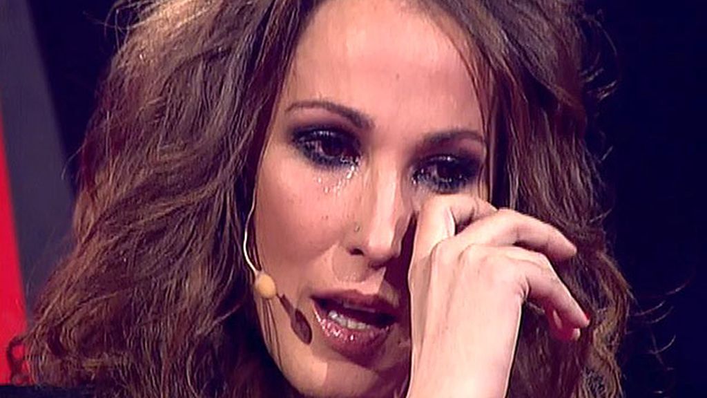 Malú, con mucha congoja, decide salvar a Iolanda