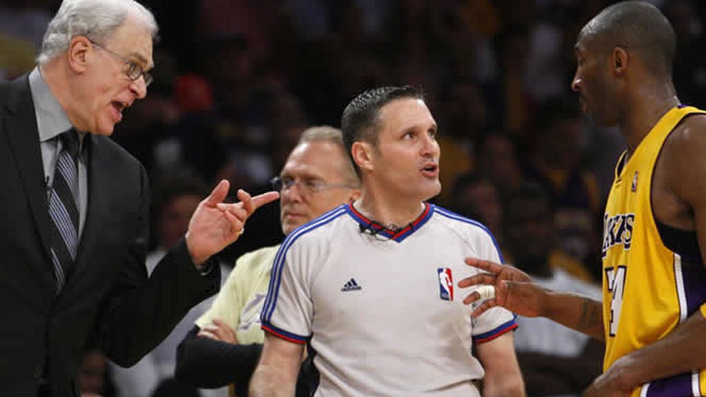 Polémico partido entre Nuggets y Lakers