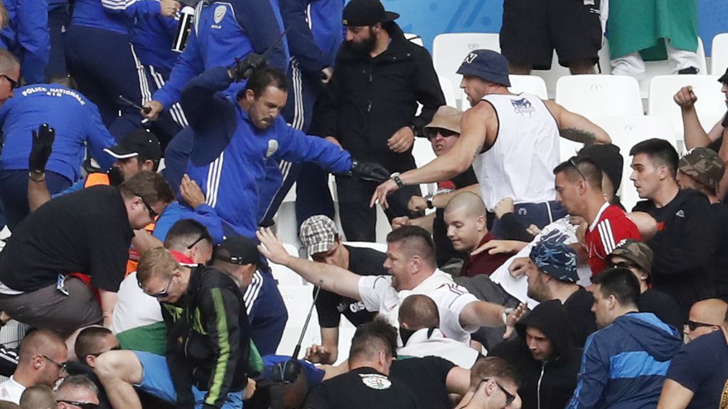 Los 'ultras' húngaros la lían en Marsella