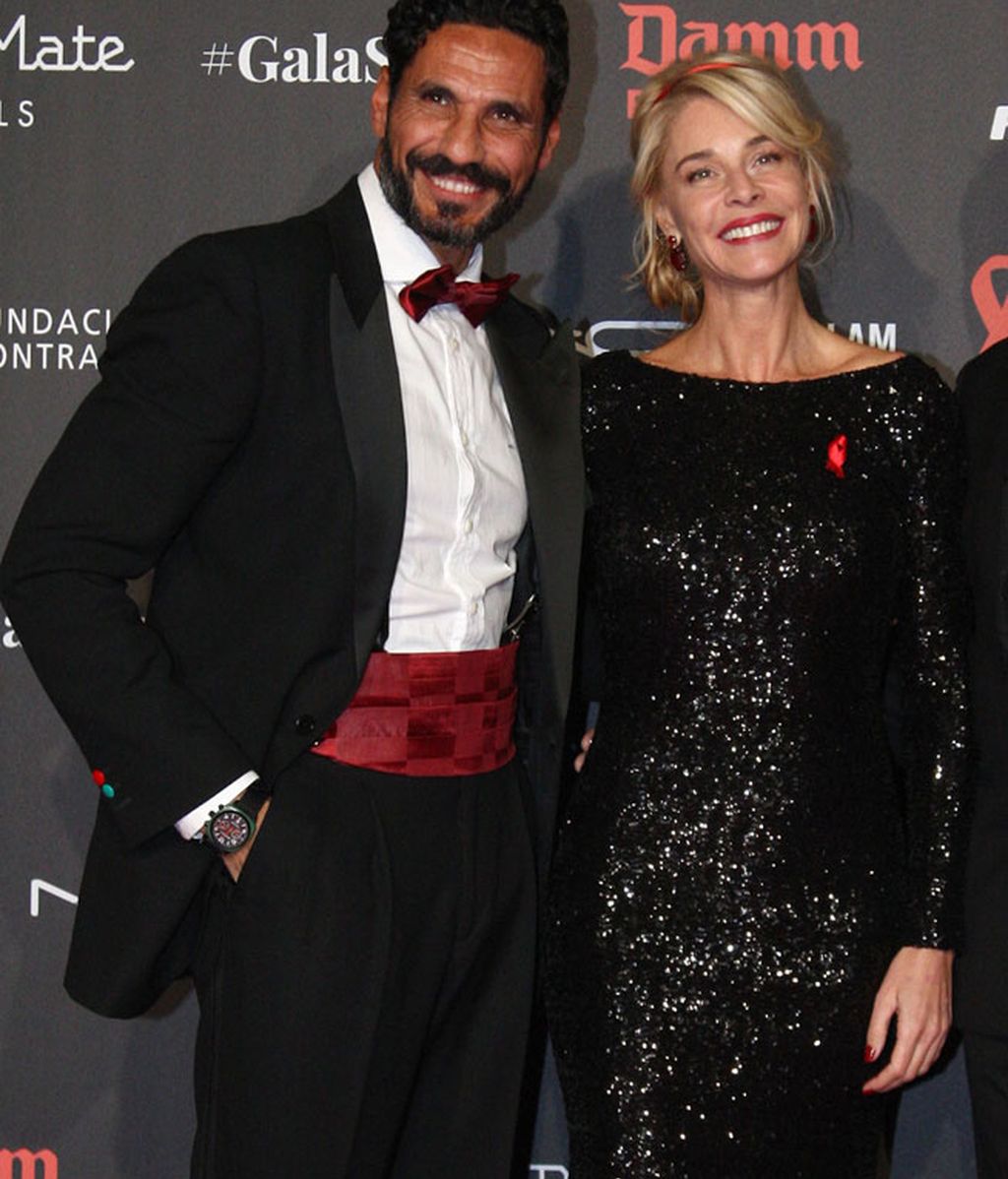 El torero Óscar Higares, sonriente y de esmoquin y pajarita en el 'photocall'