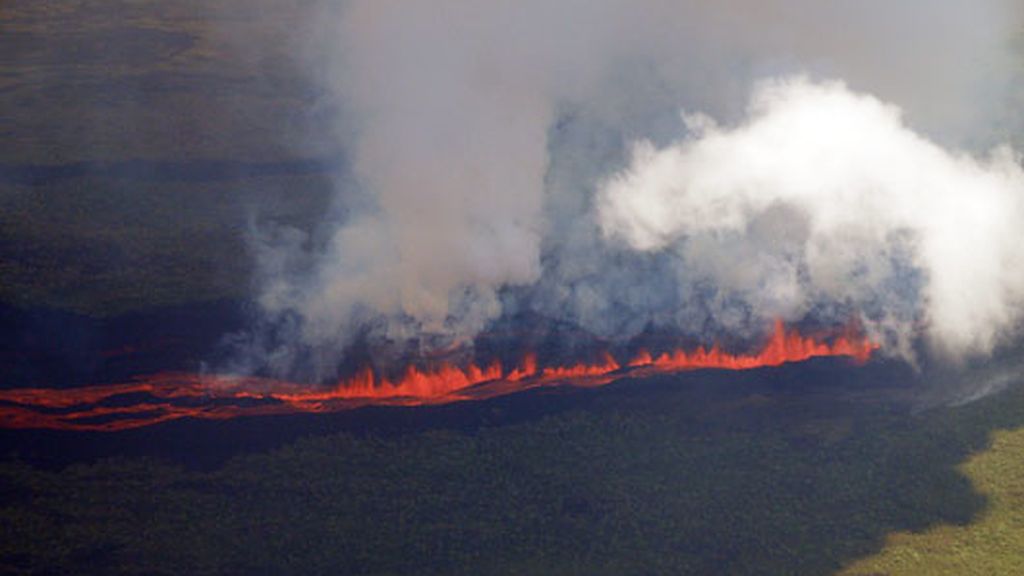 De nuevo, erupción volcánica en Ecuador
