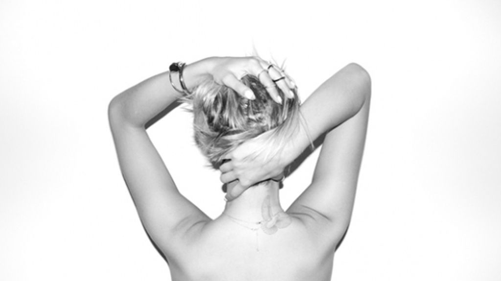 Rita Ora, su topless más canalla