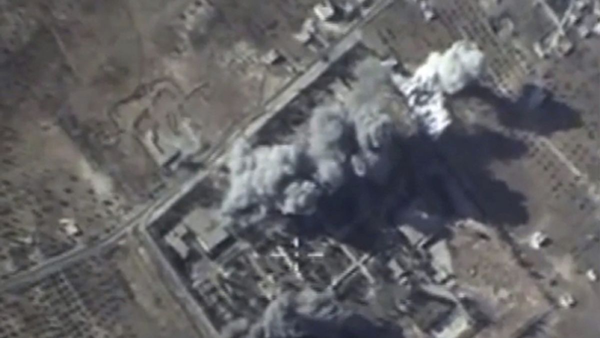 Rusia bombardea bases del Estado Islámico