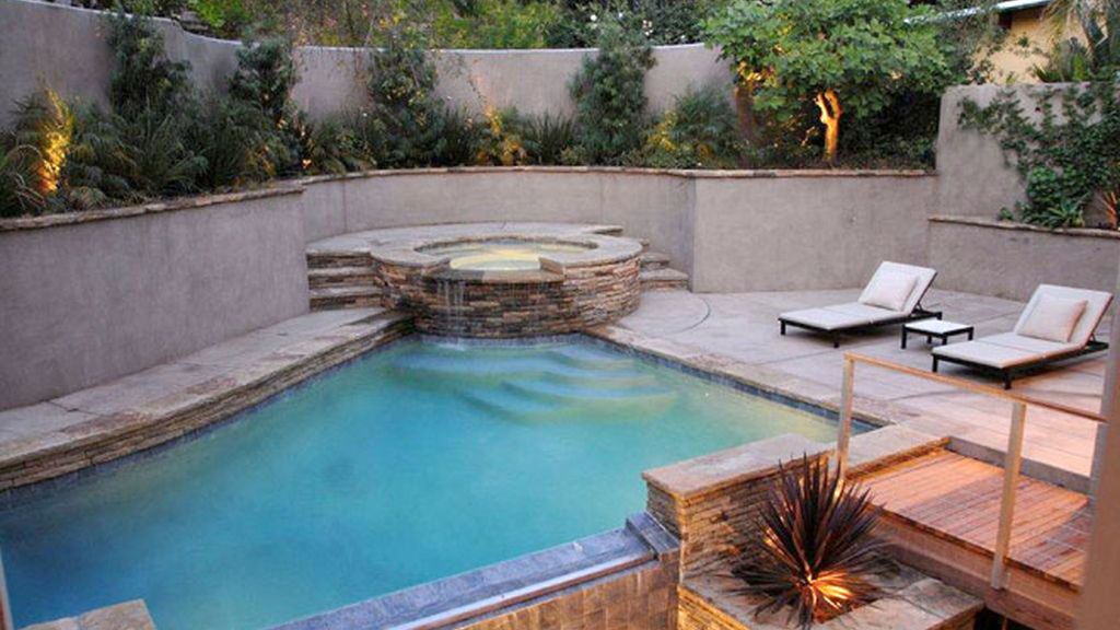 Ashton Kutcher vende su casa de soltero