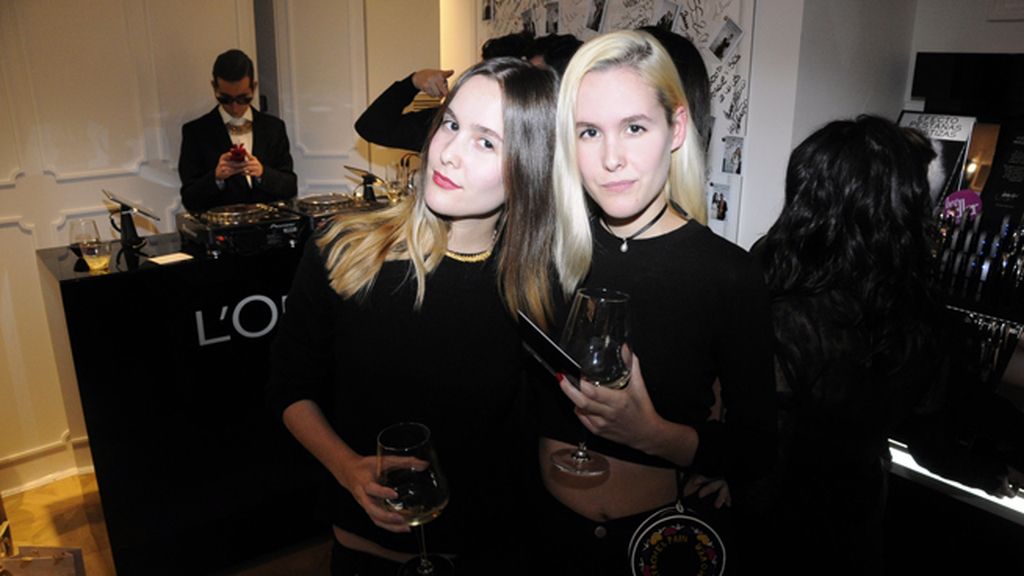 Lucía y Helena Cuesta fueron las últimas en abandonar la fiesta, que estuvo animadísima hasta el final