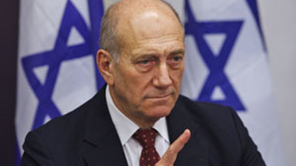 El primer ministro israelí, Ehud Olmert, en la rueda de prensa ofrecida tras la reunión del Consejo de Seguridad del Estado judío. Foto:AP