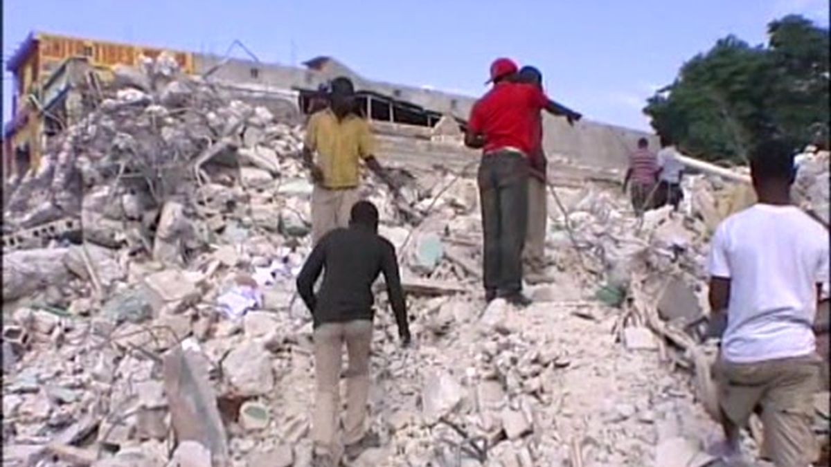 Haití busca esperanza entre los escombros
