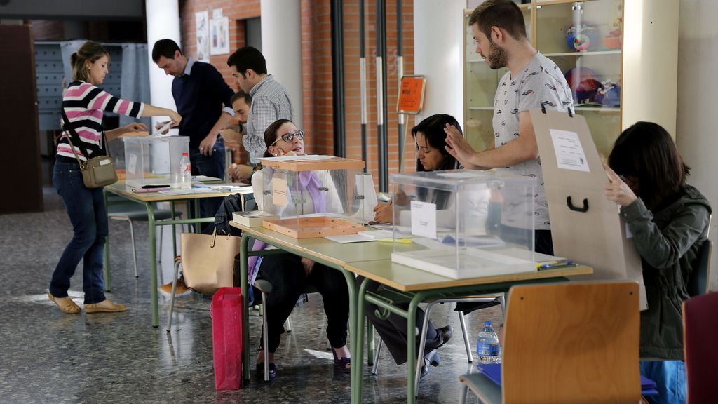 Abren los colegios electorales