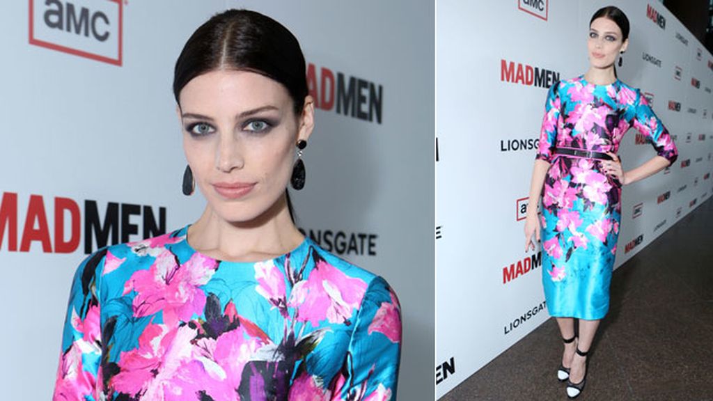 Jessica Pare no pasó desapercibida gracias a su vestido floreado