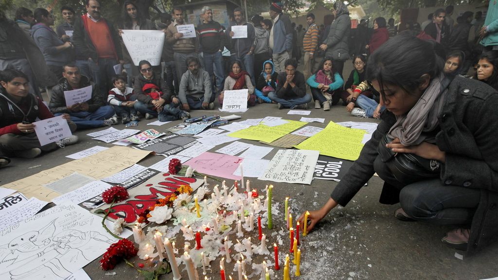 India, joven violada y apaleada. Foto: EFE