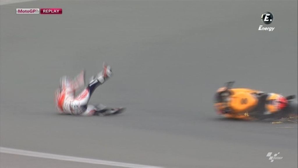 Caída muy dura de Dani Pedrosa