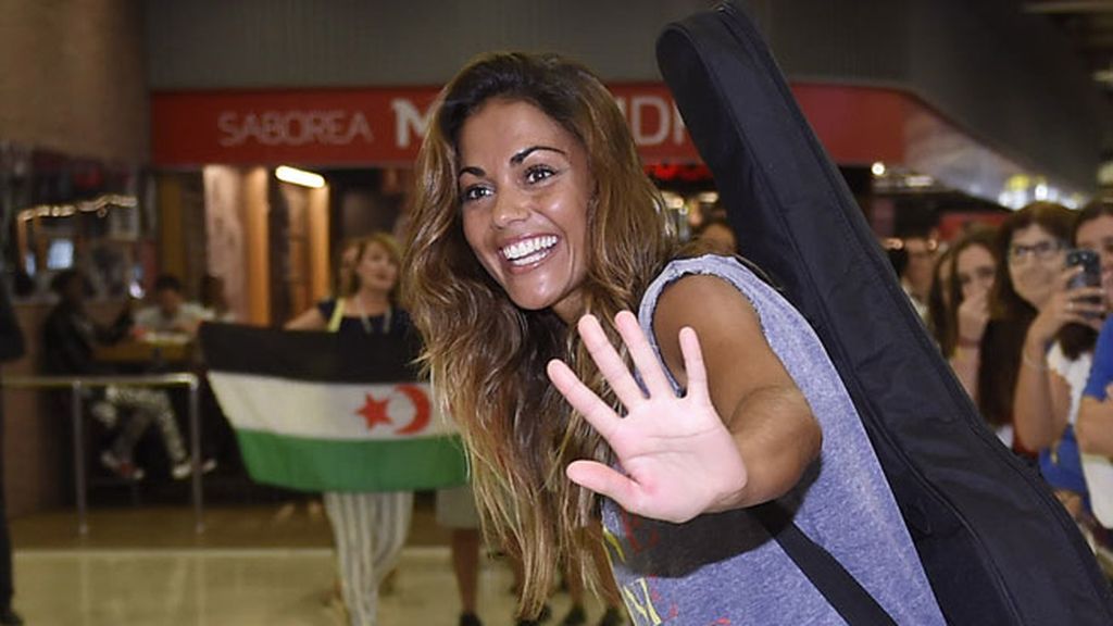 La presentadora ha vuelto de 'Supervivientes' muy sonriente