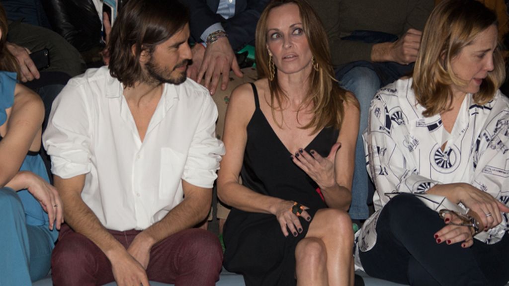 Publico en el desfile Angel Schlesser