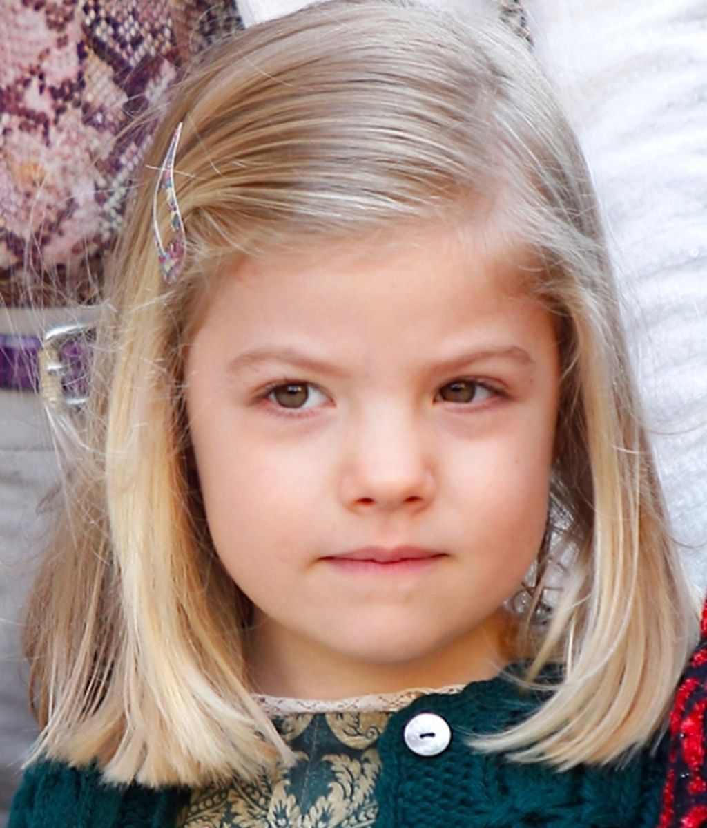 Letizia radiante y Cristina ausente en la misa de Pascua