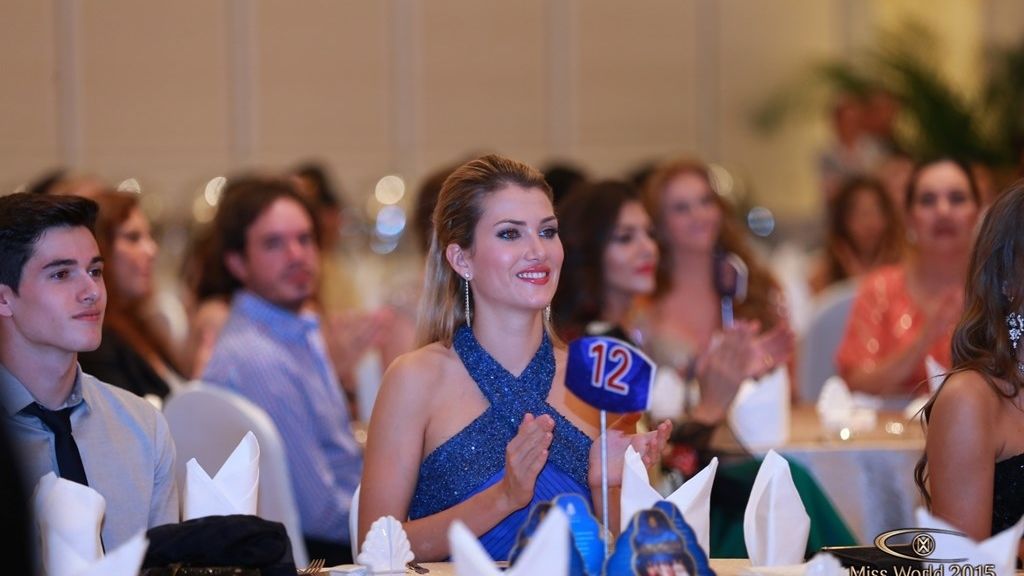 La barcelonesa se impone a la aspirante rusa e indonesia