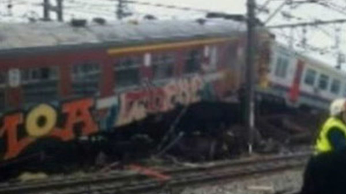 Al menos 18 muertos por un choque de trenes en Bélgica
