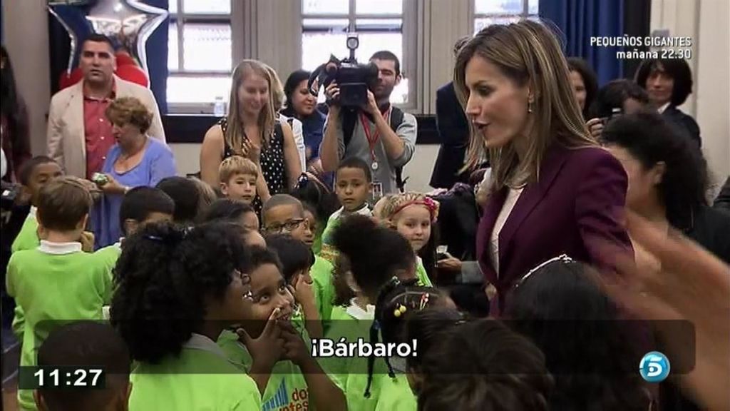 La Reina Letizia se apunta al 'selfie' en un colegio de Nueva York