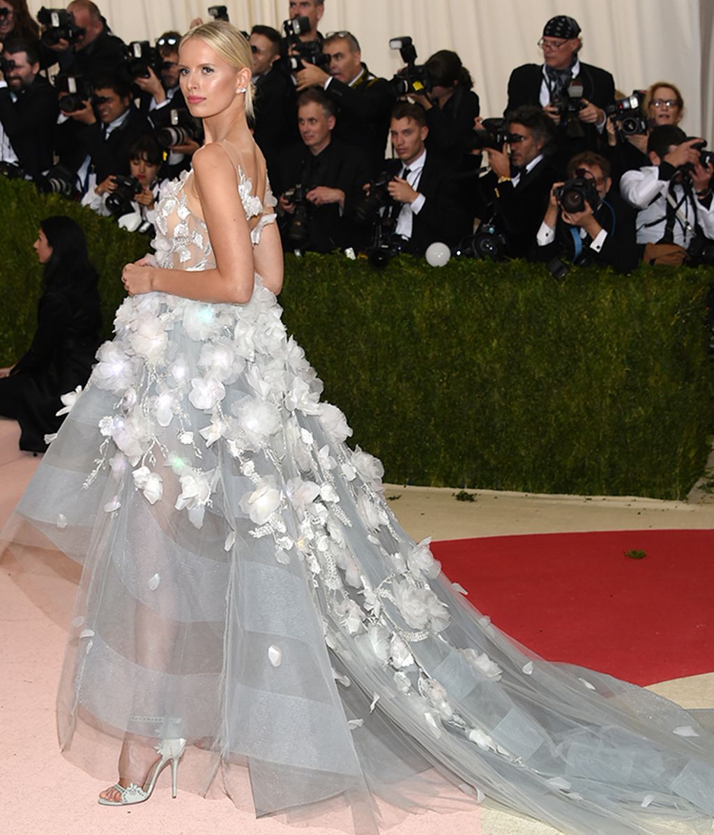 Karolina Kurkova vestida de Marchesa